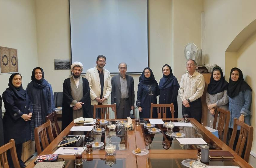تقدیر و تشکر از زحمات خانم مهندس اکبری و به مناسبت بازنشستگی این همکار ارجمند